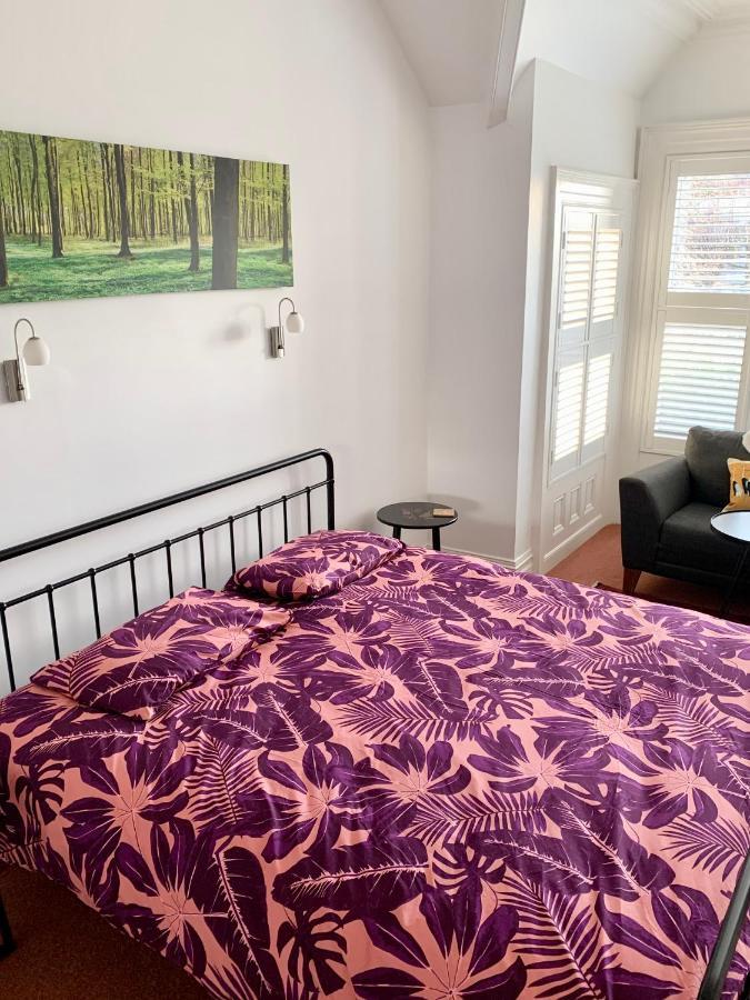 Derrin Guest House Ларн Экстерьер фото