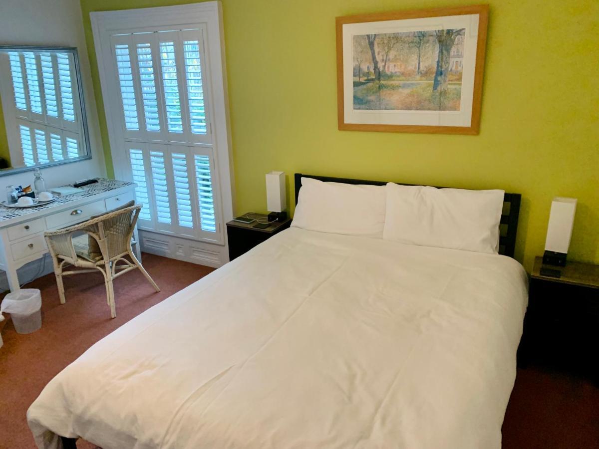 Derrin Guest House Ларн Экстерьер фото